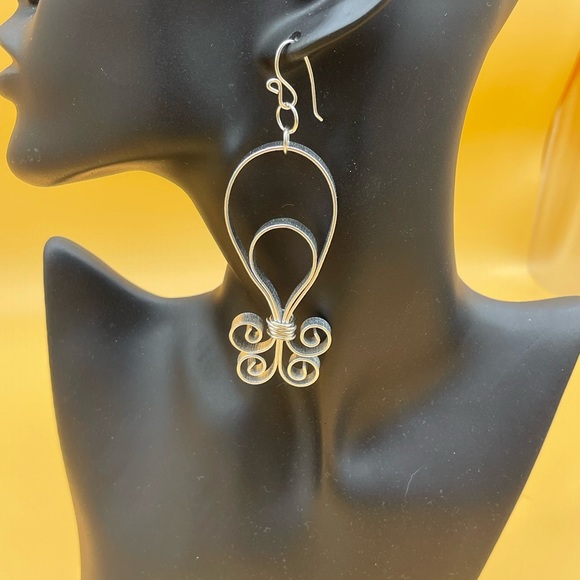 Handcrafted earrings - Picture 3 of 4